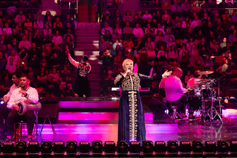 Николина Чакърдъкова